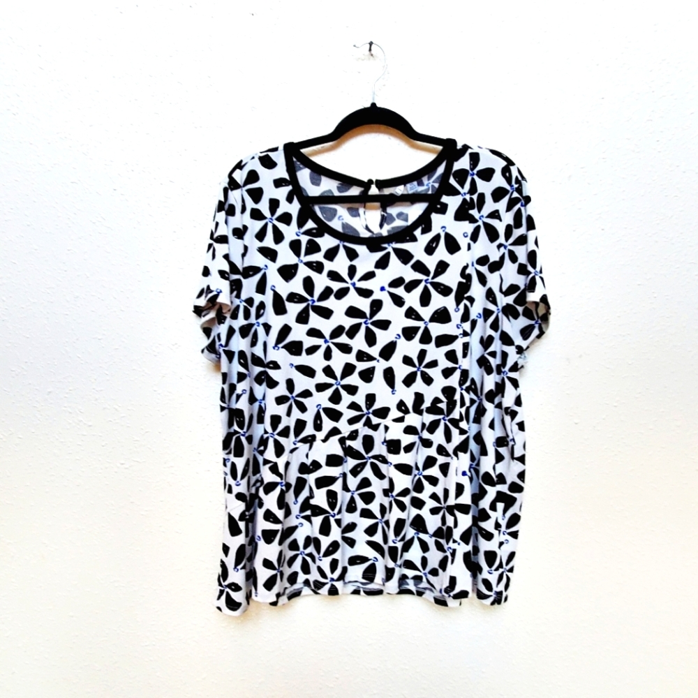 Elle Black and White Floral Print Tunic Top